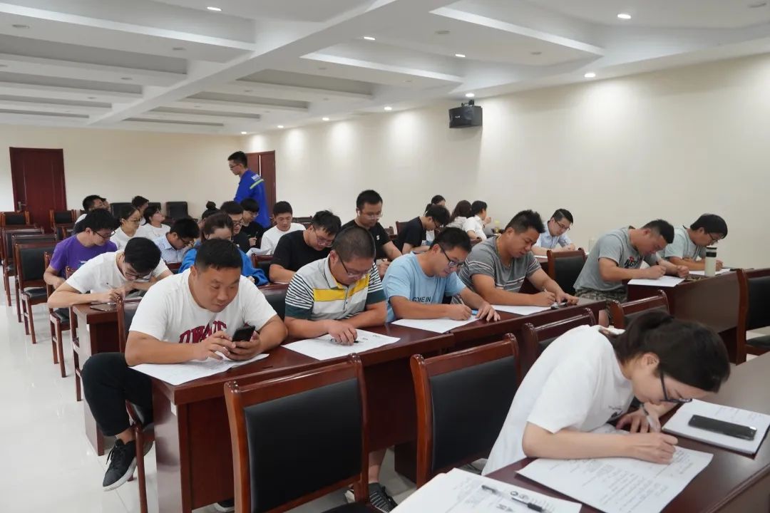 <a href=http://www.qmnd.cn target=_blank class=infotextkey><a href=http://www.qmnd.cn target=_blank class=infotextkey>雙良</a>環(huán)境</a>安全培訓“拍了拍”你